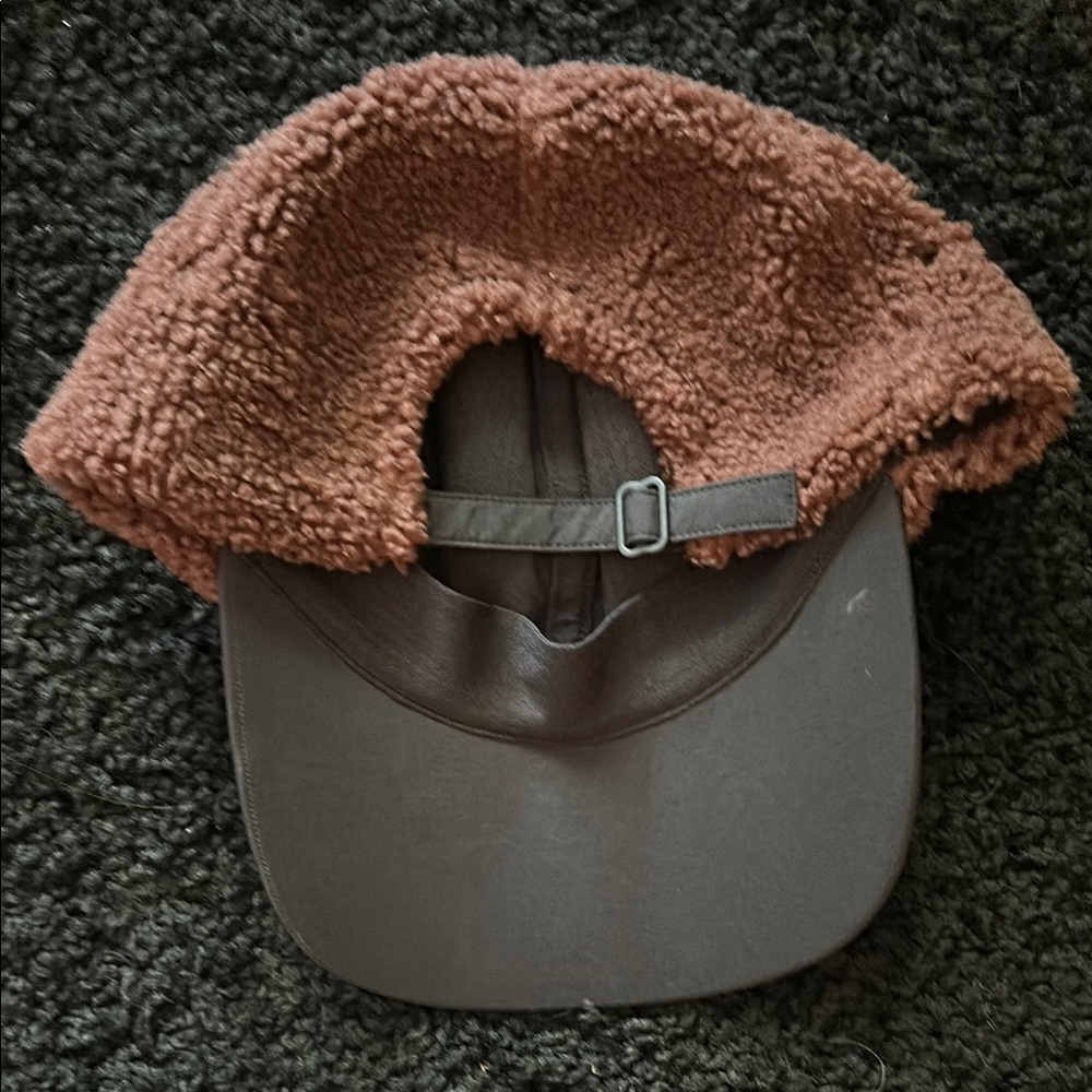 Lululemon Brown Sherpa Cap- NWOT - Picture 3 of 3